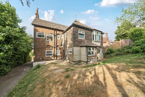 Grovehill Road, Surrey RH1 1 bed apartment for sale