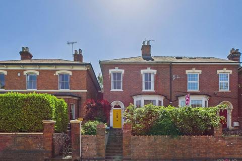 Droitwich Road, Worcester WR3 4 bed semi