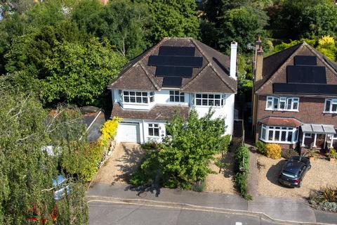 Crest View, Pinner HA5 7 bed detached house for sale