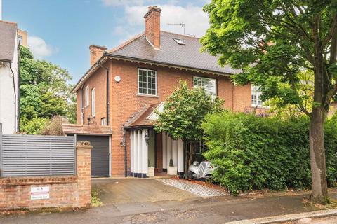 5 bedroom semi-detached house for sale