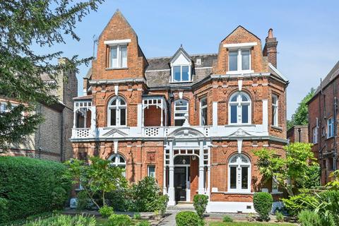 North Common Road Ealing W5 2 bed flat for sale
