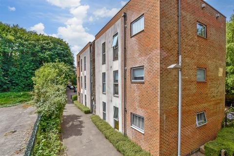 Wigg House, Tunbridge Wells TN1 2 bed ground floor flat for sale