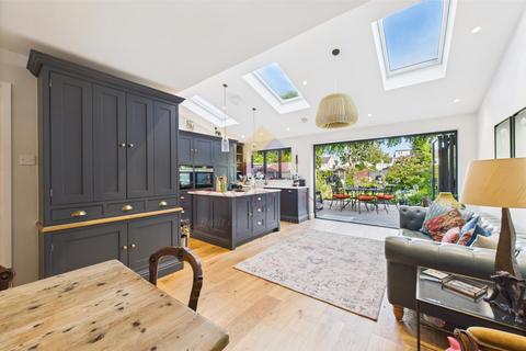 Lynmouth Avenue, Chelmsford CM2 3 bed semi