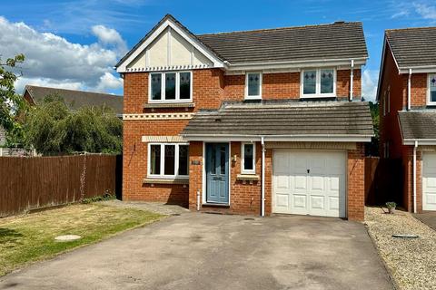 Willow Close, Credenhill, Hereford, HR4 4 bed detached house for sale