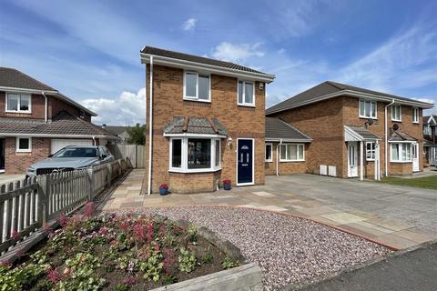 Sandpiper Road, Llanelli 3 bed link detached house for sale