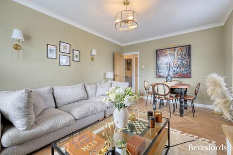 Haslers Court, Fryerning Lane, CM4 1 bed apartment for sale