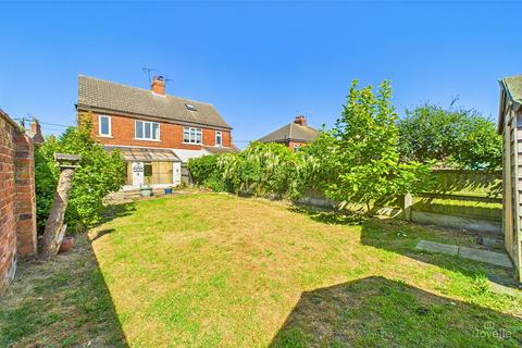West Acridge, North Lincolnshire DN18 2 bed semi