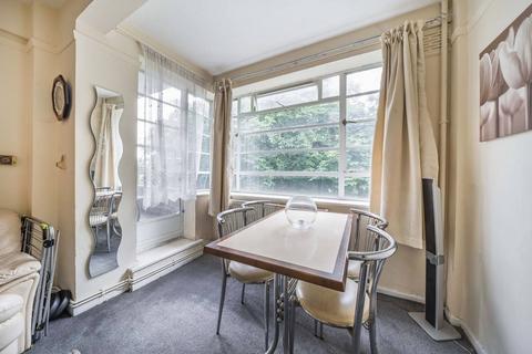 Dumbarton Court, Brixton Hill... 1 bed flat for sale