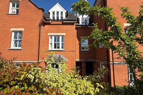 Ravensworth Gardens, Cambridge 2 bed apartment for sale