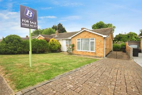 Long Meadow Drive, Wickford, Essex, SS11 2 bed bungalow for sale