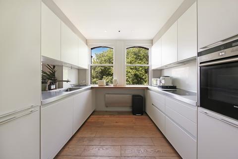 Chelsea SW10 2 bed apartment for sale