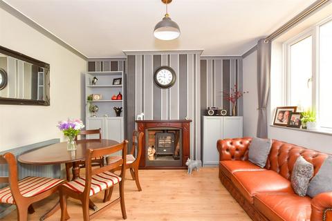 Gladys Avenue, Waterlooville PO8 3 bed semi