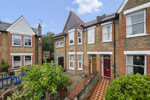 Gordon Avenue, Twickenham TW1 2 bed maisonette for sale
