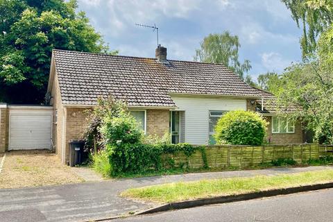 Dene Close, Ringwood, BH24 1TB 4 bed bungalow for sale