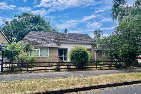 Dene Close, Ringwood, BH24 1TB 4 bed bungalow for sale