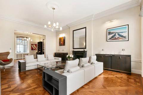 Eaton Place, Belgravia 3 bed flat for sale