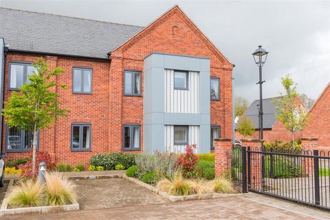 3 Tyefield Place, Hadleigh 2 bed apartment for sale