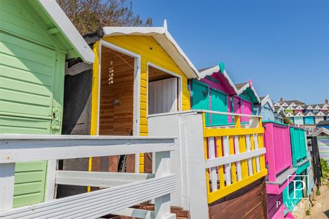 Southcliff Parade, Walton On The Naze Chalet for sale