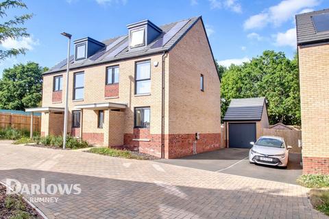 Tai Cae'r Castell, Cardiff 4 bed semi
