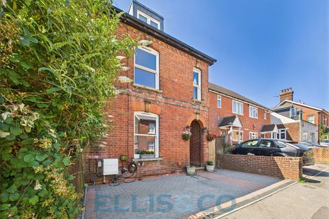 Albert Road, Tonbridge, TN9 4 bed semi