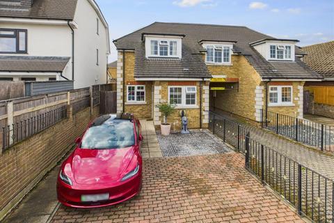 Homefield Road, Walton