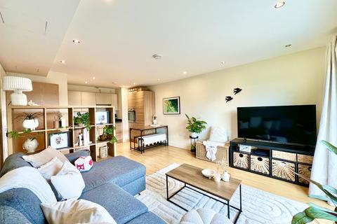 Queensmead, Farnborough GU14 1 bed apartment for sale