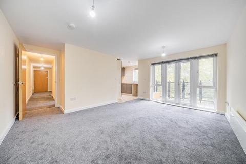 St. Georges Way, Peckham, London, SE15 2 bed flat for sale