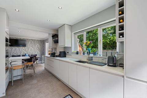 Kirkfield Gardens, Leeds LS15 4 bed detached house for sale