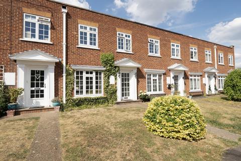Dunboe Place, Shepperton, TW17 3 bed house for sale