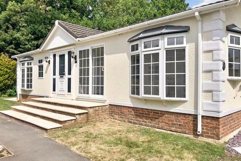 Stately Park, Nettlestead, Maidstone... 2 bed park home for sale