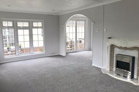 Stately Park, Nettlestead, Maidstone... 2 bed park home for sale