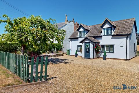 Green Lane, Christchurch PE14 2 bed detached house for sale