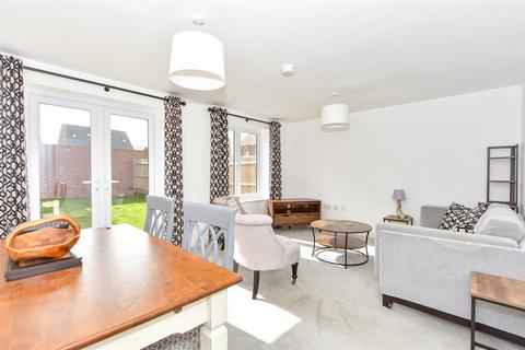 Buckle Mead, Woodgate, Chichester... 3 bed semi