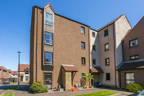 Westbank Place, Edinburgh, EH15 2 bed ground floor flat for sale