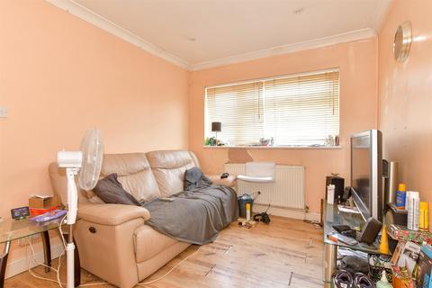 Gordon Road, Chatham, Kent 1 bed ground floor flat for sale