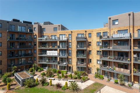 St. Johns Road, New Malden, KT3 3 bed apartment for sale