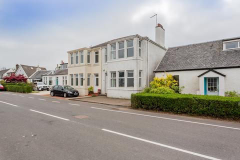 54 Neilston Road, Uplawmoor, G78 4AF 3 bed semi