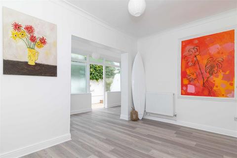 Graham Road, Worthing 1 bed cottage for sale