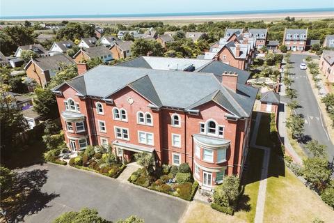 Westcliffe Road, Southport... 2 bed apartment for sale