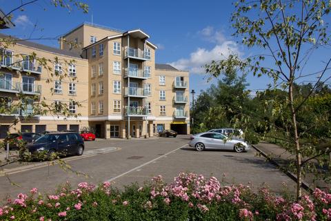 Rotary Way, Colchester, CO3 2 bed flat for sale