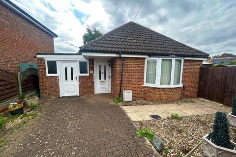 Boddington Gardens, Biggleswade, SG18 2 bed bungalow for sale