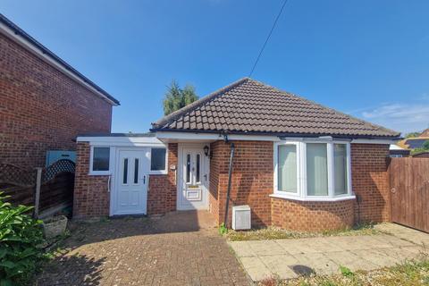 Boddington Gardens, Biggleswade, SG18 2 bed detached bungalow for sale