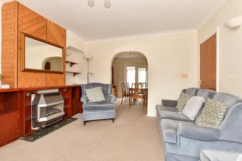 Mandeville Road, Canterbury CT2 3 bed semi