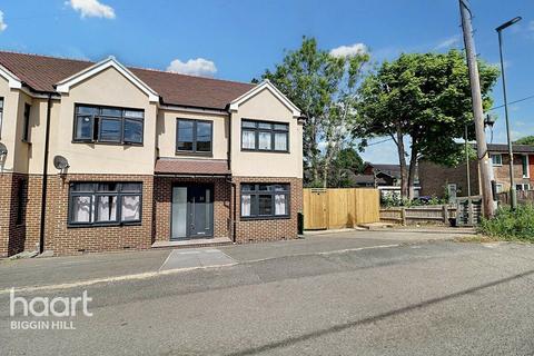 Mount Pleasant, Biggin Hill 4 bed semi