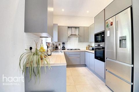 Mount Pleasant, Biggin Hill 4 bed semi