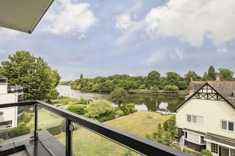 Twickenham Road, Teddington TW11 1 bed flat for sale