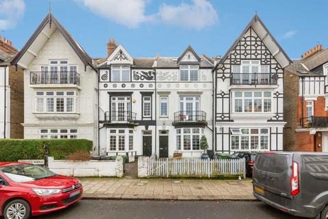 Sternhold Avenue, London SW2 2 bed flat for sale