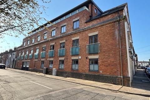 The Plaza, Grove Road, The Mounts... 2 bed apartment for sale
