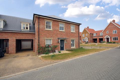 Lapwing Lane, Hunstanton, PE36 4 bed link detached house for sale