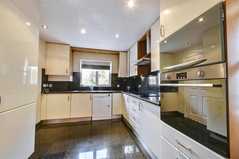 King Charles Road, Shenley 3 bed detached house for sale